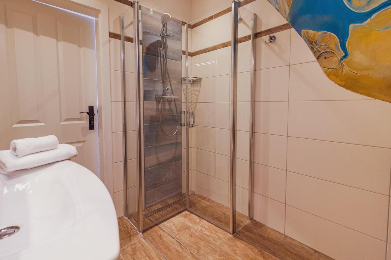 Up Besoeoek - Magnolie Mit Sauna Krummhörn Exterior foto