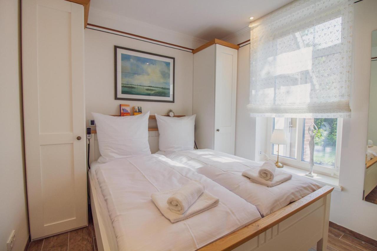 Up Besoeoek - Magnolie Mit Sauna Krummhörn Exterior foto